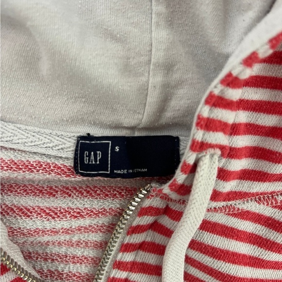 Small zip-up hoodie - Picture 2 of 3